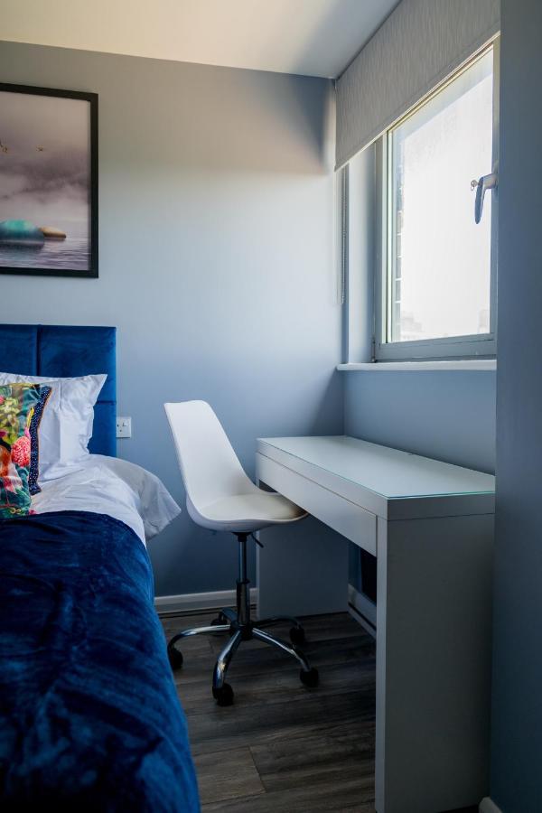 Pahuna Ghar Birmigham City 2 Bedroom Apartment- Short To Mid Term Let-Free Secure Parking Birmingham Ngoại thất bức ảnh