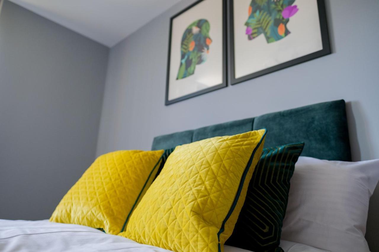Pahuna Ghar Birmigham City 2 Bedroom Apartment- Short To Mid Term Let-Free Secure Parking Birmingham Ngoại thất bức ảnh